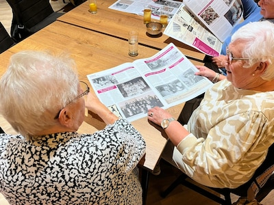 Café Boemerang in Kampen roept senioren op om herinneringen te delen voor in de krant