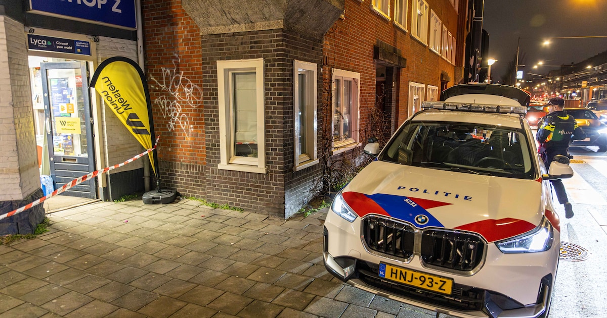 Twee aanhoudingen na overval op winkel aan de Hoofdweg in Amsterdam
