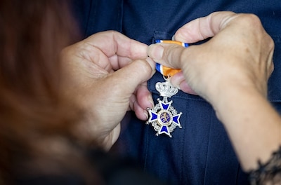 Lintjes in Rijssen-Holten | Deze elf mensen krijgen een lintje voor hun vrijwilligerswerk