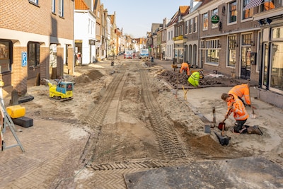 Er wordt druk gewerkt aan deze winkelstraat, maar ondernemers vrezen het ergste: ‘Wij willen erin, n