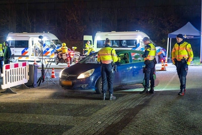Grote verkeerscontrole in Almere: één aanhouding, negen auto’s in beslag genomen
