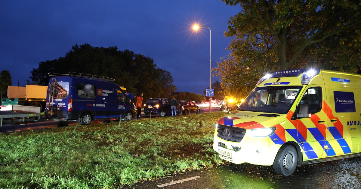 Kettingbotsing op N35 bij Haarle zorgt voor lange files