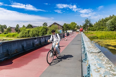 Henk zag de bevrijders komen, straks knapt zijn buurt de brug op die naar een Canadees is vernoemd