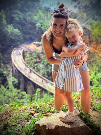 Op een berg in Sri Lanka voelt Krista (34) het ultieme geluk, twee weken later staat haar leven op z