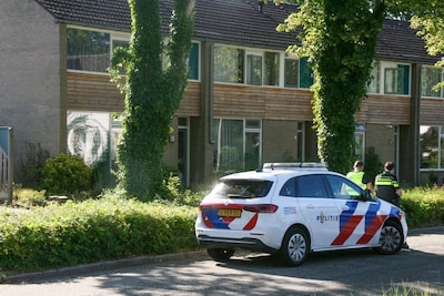 Politie pakt man op in Almelo, mogelijk verband met dode Enschedeër in Duitse hotelkamer
