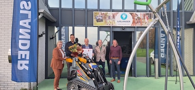 Oldebroeks bedrijf in speeltoestellen krijgt ‘duurzame onderscheiding’