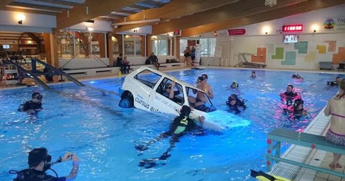Wat doe je als je auto te water raakt? Leer het bij zwembad De Schaeck in Twello