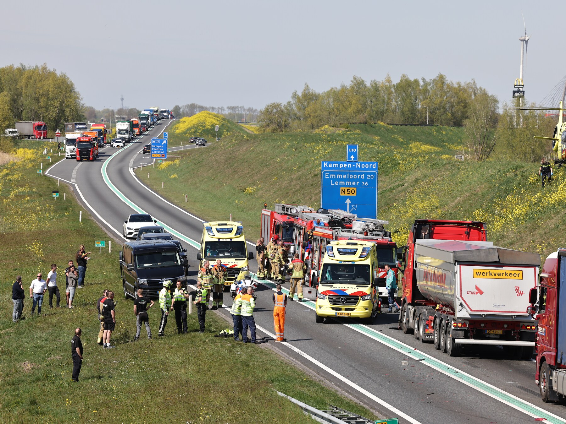 Na moeder overlijdt ook kind door heftig ongeluk op N50 bij Kampen
