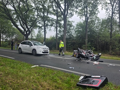 Motorrijder (64) uit Zwolle ernstig gewond bij ongeluk in Drenthe