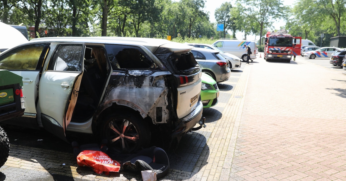 Opnieuw twee auto’s uitgebrand in Eemnes: dit keer aan Kropaar en Zuidersingel