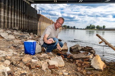 Geschiedenis ligt voor het oprapen door lage IJssel: ziet archeoloog nieuw bewijs voor scheepswrak?