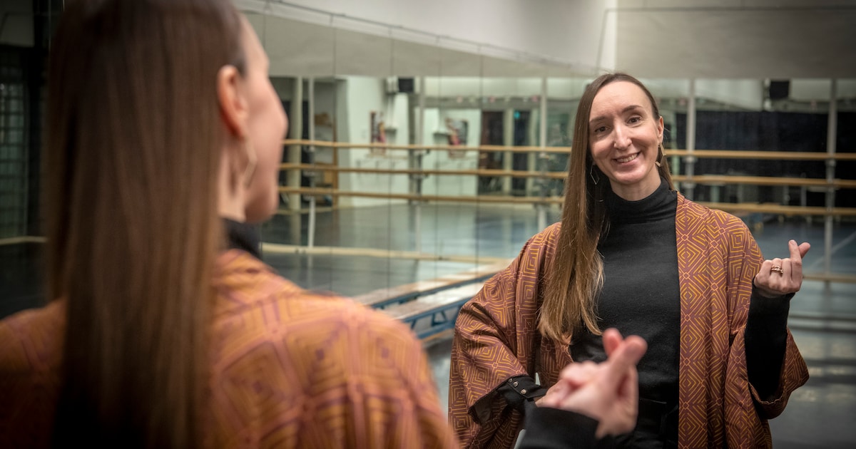 Julia geeft K-pop dansles in Apeldoorn, en dat blijkt razend populair