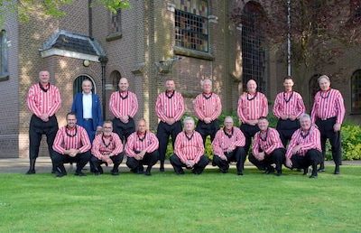 Urker Mans Formatie geeft zomerconcert in Ommen