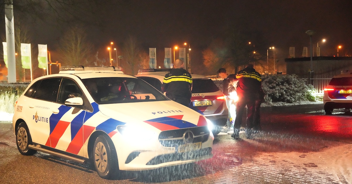 Man vlucht voor de politie, maar wordt genekt door voetstappen in de sneeuw