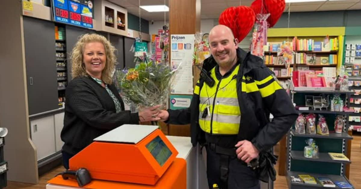 Telkens komt bejaarde man peperdure bonnen halen: Bea vertrouwt het niet en grijpt in