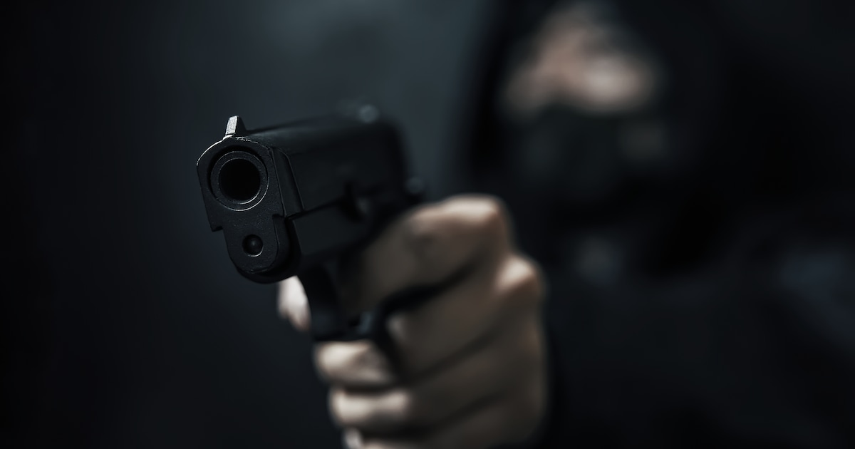 G. (51) uit Apeldoorn richt pistool op hoofd van verhuurder en moet nu de cel in