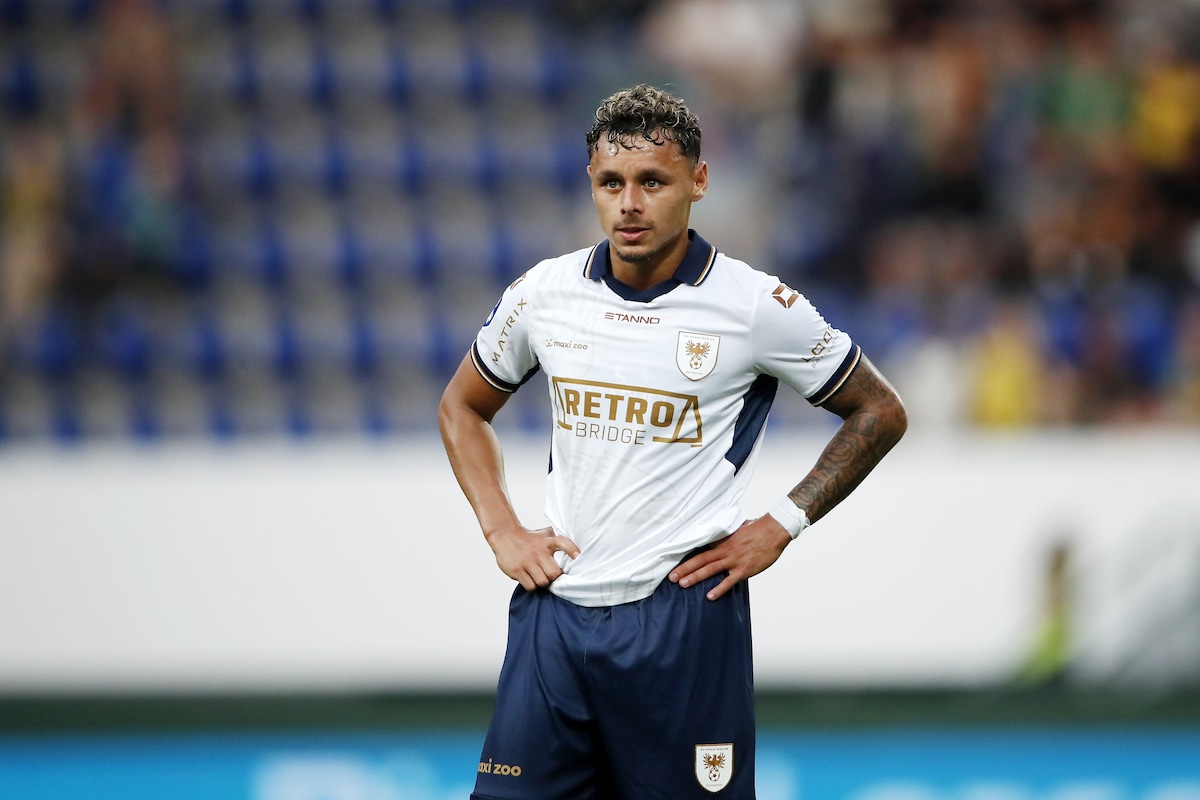 Vliegtuig in, vliegtuig uit voor deze verdediger van Go Ahead Eagles: 'Moet  op mijn lichaam letten' | GA Eagles | De Stentor.nl