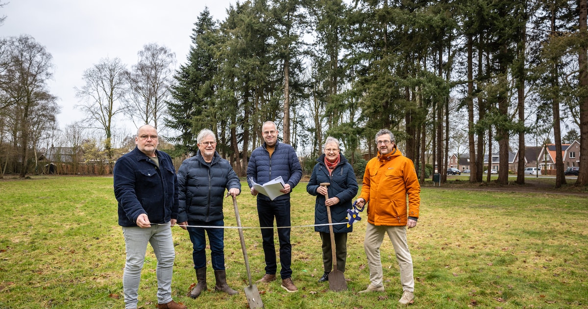 Het uitvaartcentrum verdween, toen zette dit dorp de schouders eronder: ‘Het komt nu dichtbij’