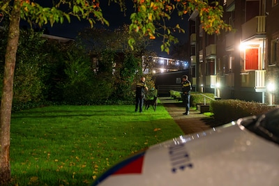 Politiehelikopter vanaf balkon in Deventer beschenen met laser, agenten voeren ‘stevig gesprek’ met