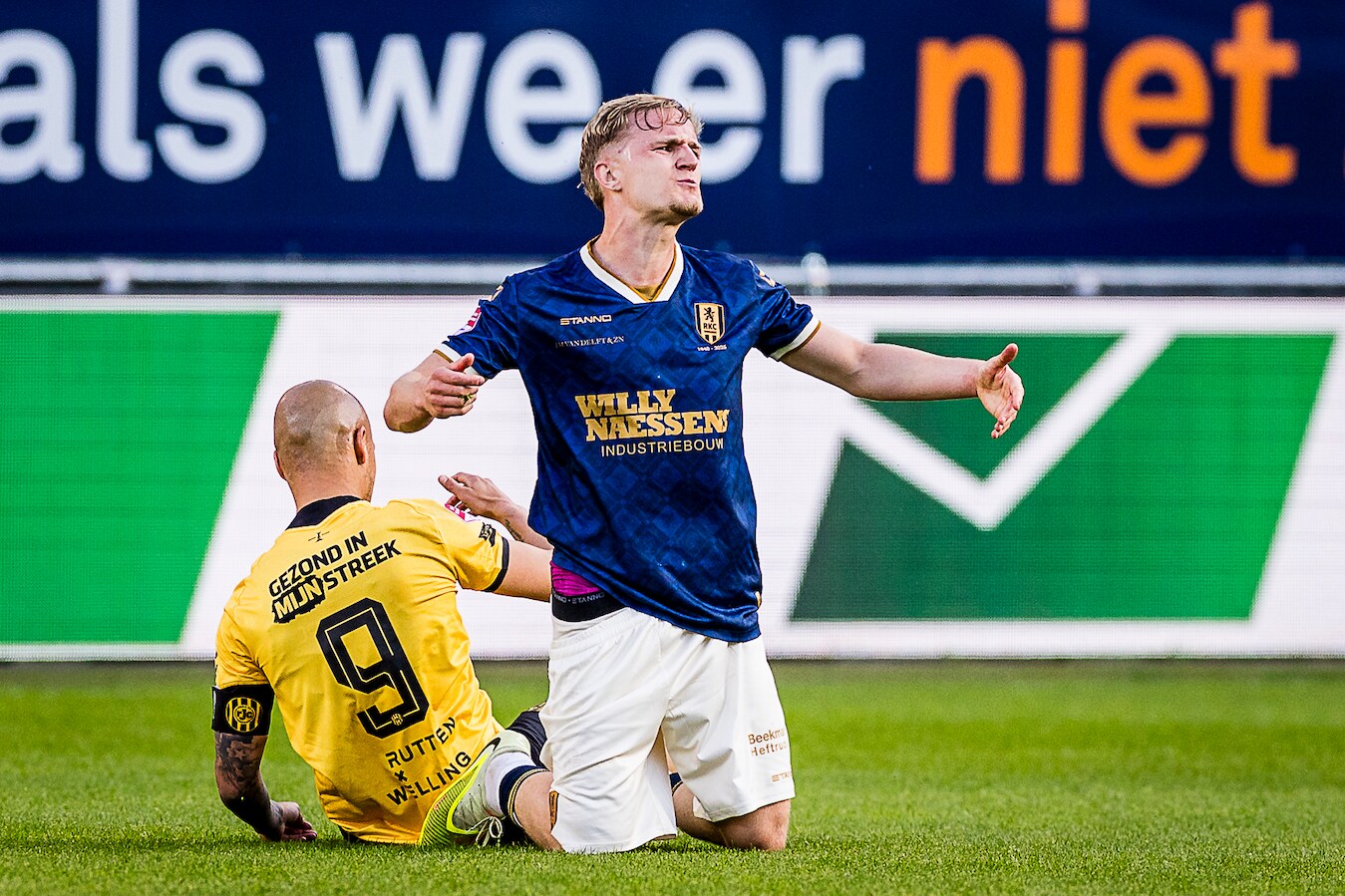 LIVE play-offs | Cleonise pegelt raak in de kruising en zet RKC op ...