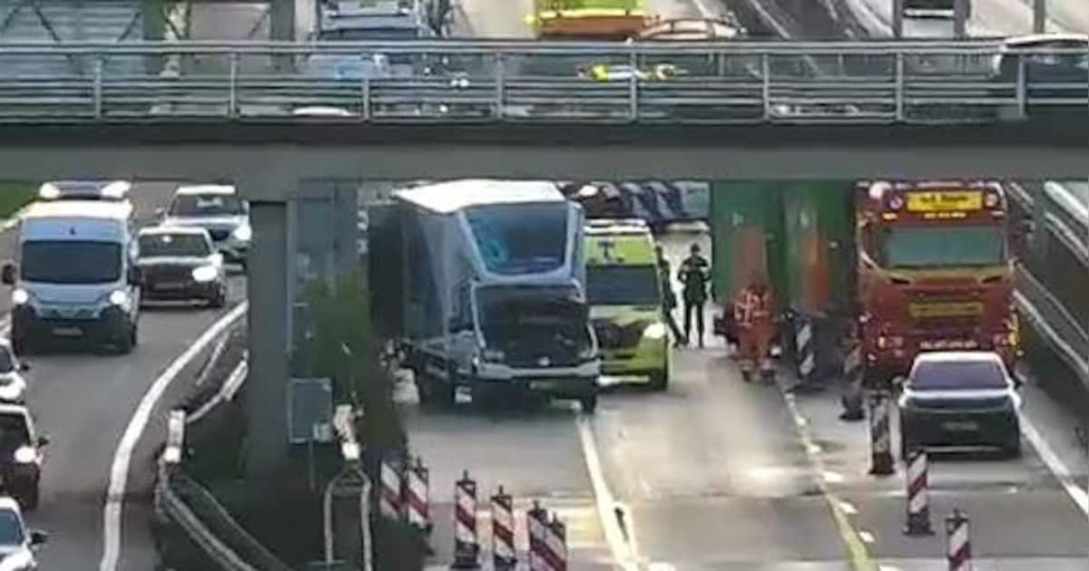 Ongeluk met vrachtwagen op A28 bij Zwolle, problemen verwacht tot na avondspits.