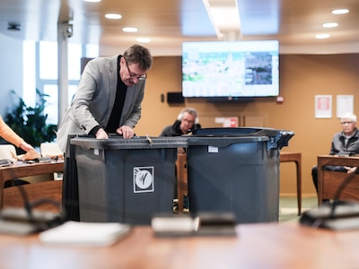 Zetel gaat toch weer naar GroenLinks-PvdA, zoektocht naar burgemeester begint: ‘We hopen dat de rust