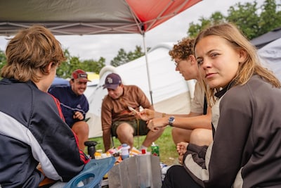 LIVE Lowlands | Dag drie is aangebroken: ‘Keelpijn en verstuikte enkels’