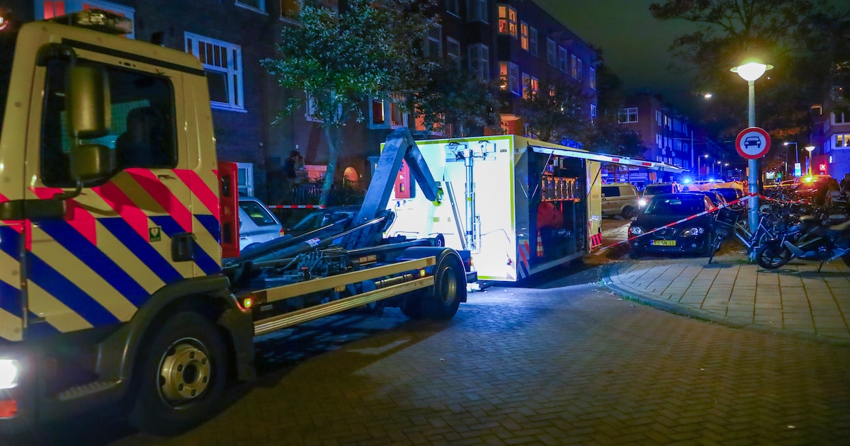 Dode bij steekpartij in woning aan de Lekstraat in Amsterdam