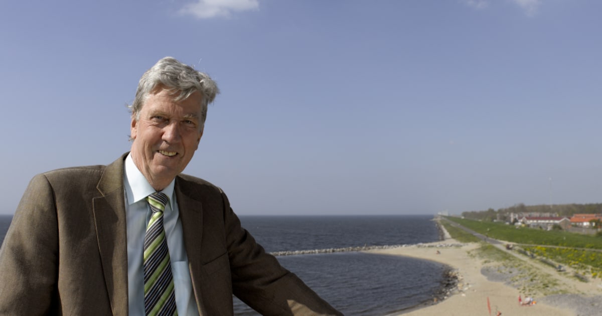 Oud-burgemeester Jaap Kroon (79) van Urk is overleden