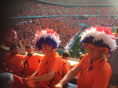 Hennie zag Oranje al 300 keer spelen, maar moet dit WK voor het eerst duels overslaan: ‘Het is niet 