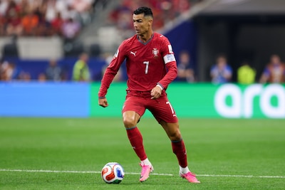 كريستيانو رونالدو صاحب الـ 41 عاماً يستمر في اللعب مع منتخب البرتغال