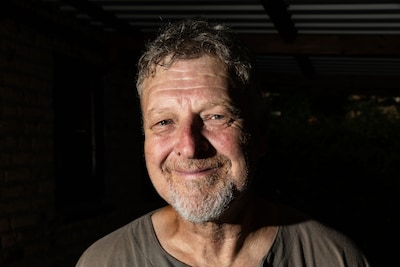 Amerikaanse Chuck (64) uit Diepenveen jaagt na veertig jaar op eigen filmdroom: ‘This is real’