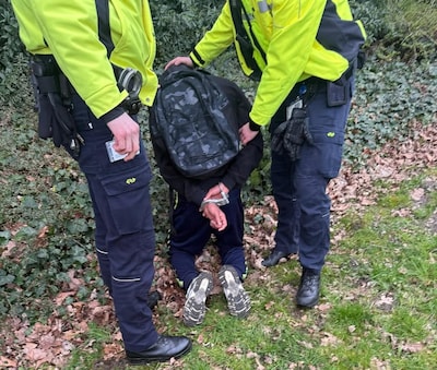 Van controle naar achtervolging: man rent over het spoor na incident op station