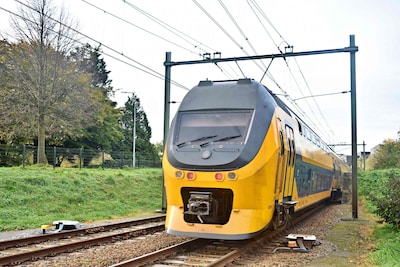 Geen treinen tussen Amersfoort en Apeldoorn wegens aanrijding op het spoor