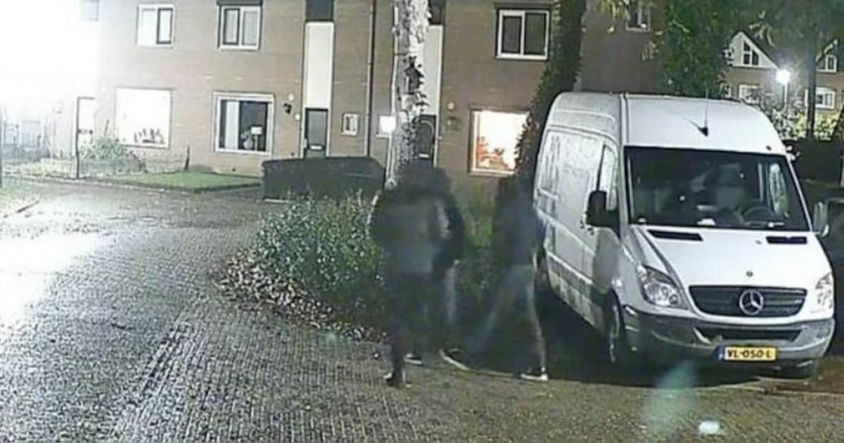 Verdachte mannen slenteren door Elspeet, maar niemand doet iets: ‘Dit ...