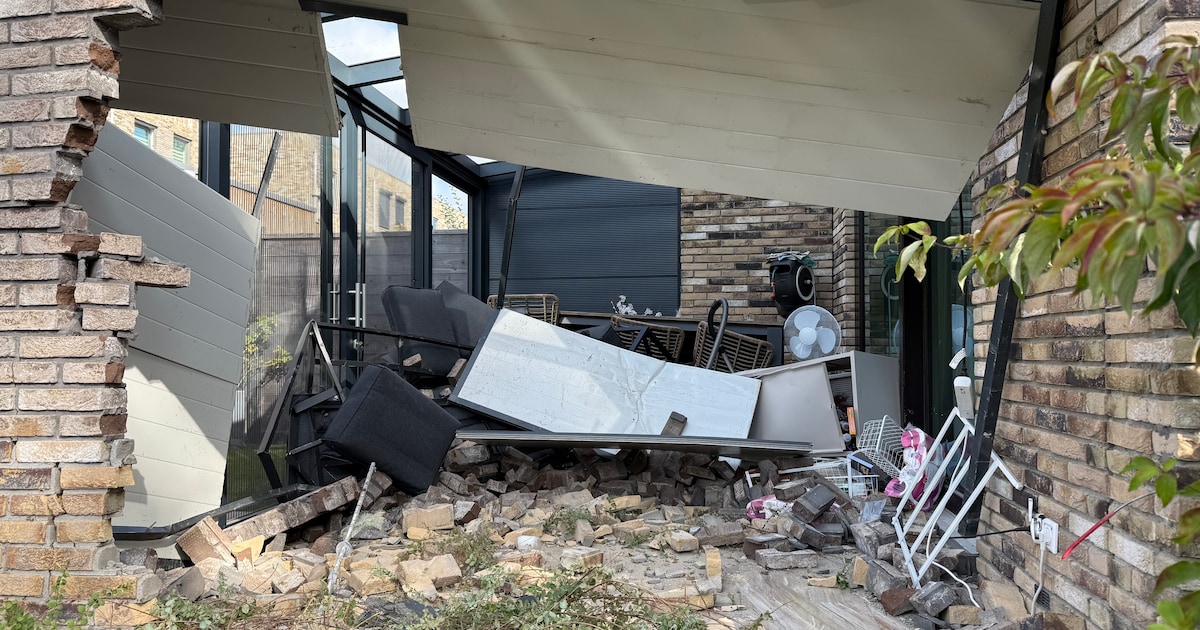 Moeder met baby ontsnapt in woonkamer aan drama bij bizar ongeluk.