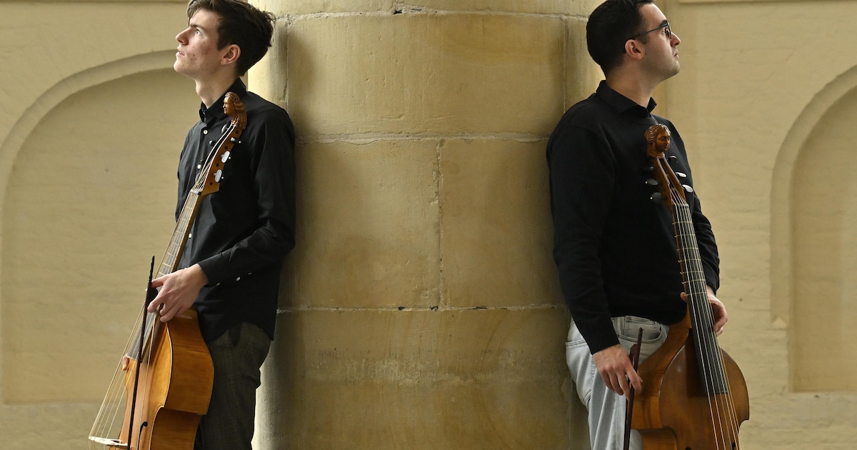 Twee jonge gambatalenten treden op in de Gudulakerk in Lochem