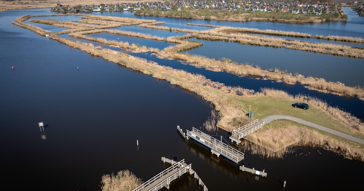 Vakantiepark krijgt week de tijd om kapotte brug Giethoorn weer te herstellen