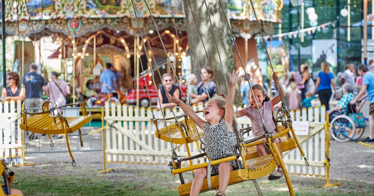 Na 56 jaar weer zwieren en zwaaien op de Pinksterkermis in Lettele
