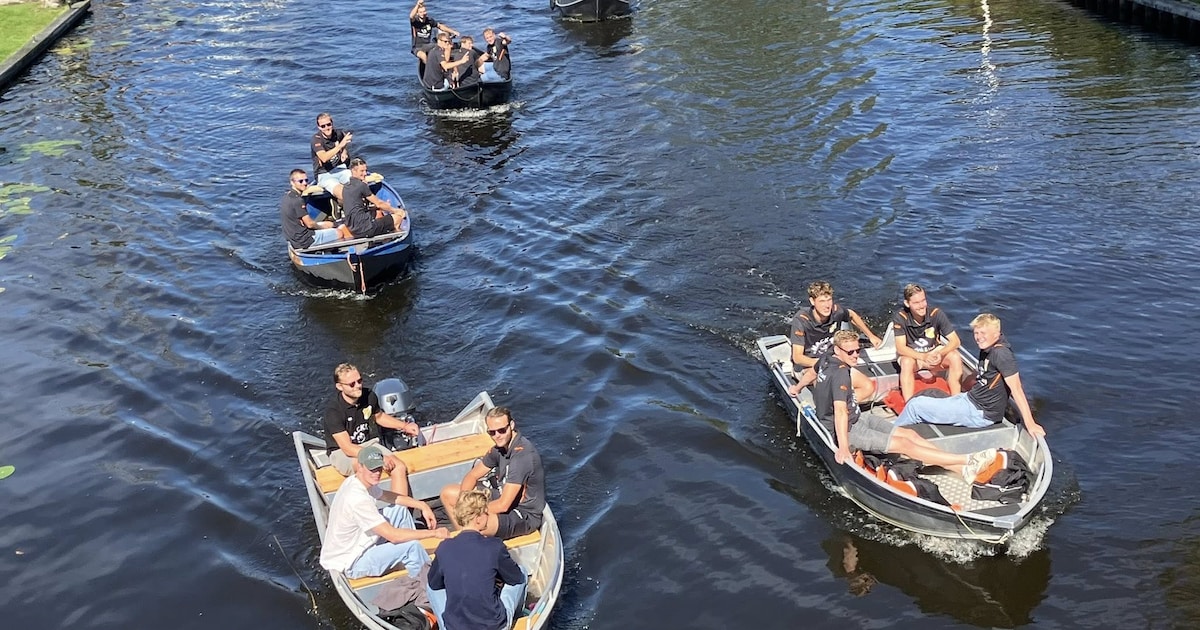 Dit team reisde in punters naar hun grote rivaal (en ging ook daar de boot in)