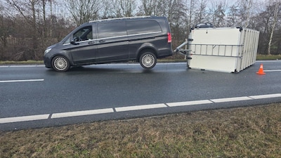 Auto zwaar beschadigd na botsing met bestelbus op N18 bij Varsseveld