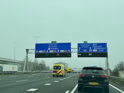 Twintig minuten vertraging door ongeval: binnenring van A10 is dicht