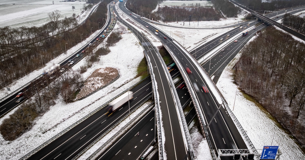 Drukke avondspits rond Meppel door betonschade aan viaduct
