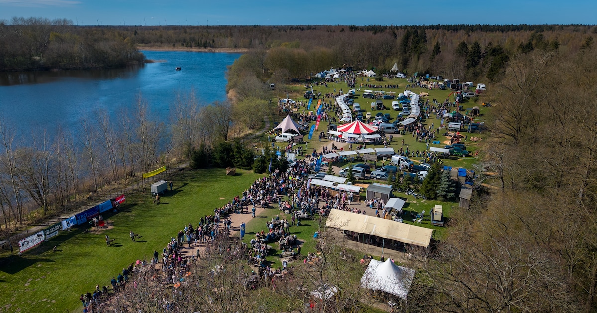 Hoe een sippende boswachter op een bankje zorgt voor 8200 bezoekers en nieuw leven voor middeleeuwse