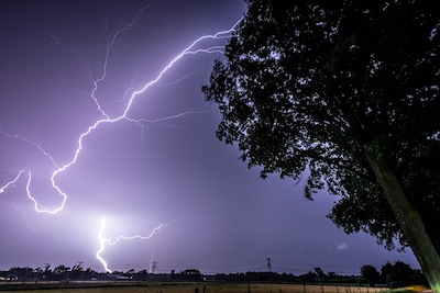Fors minder schade op Urk door noodweer vorig jaar, schadebedrag door bliksem naar hoogste niveau si