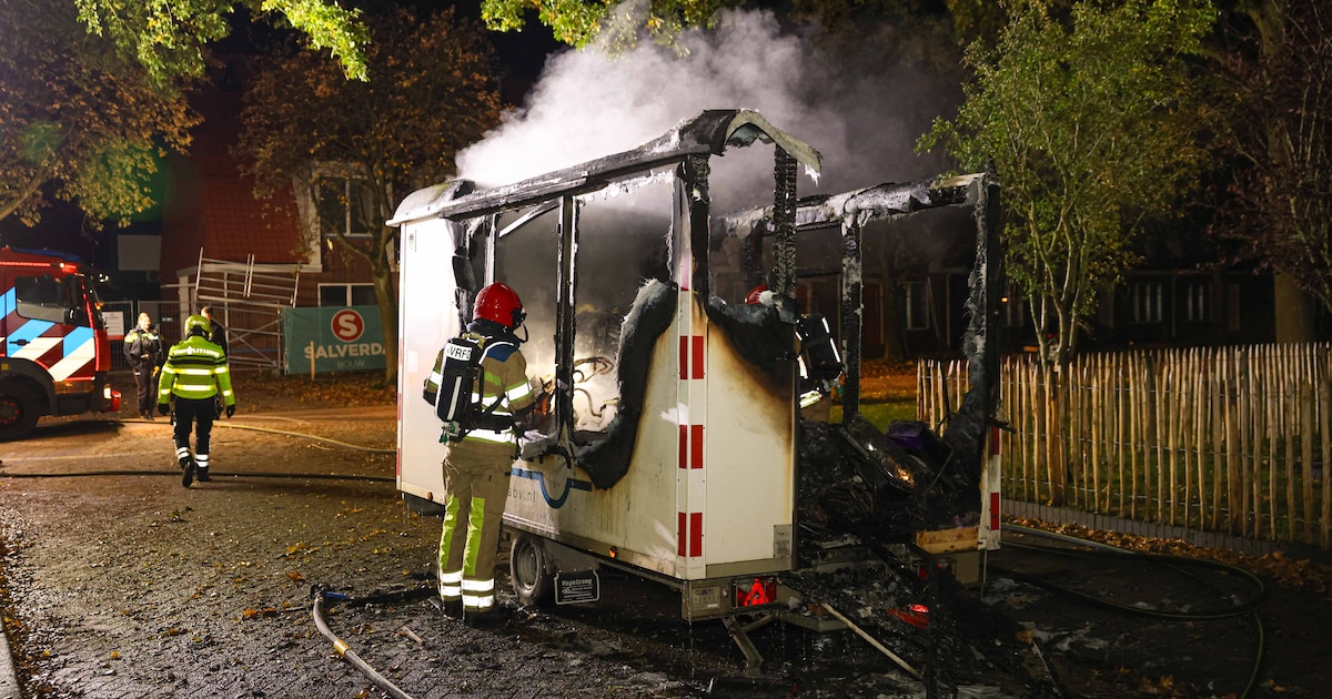Gasflessen gered, maar keet brandt volledig uit in Tollebeek