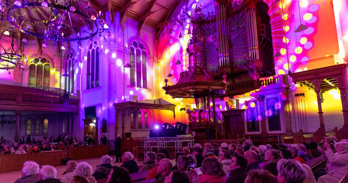 Geen lichtspektakel in Grote Kerk in Apeldoorn dit jaar: ‘Ze waren gewoon te laat’