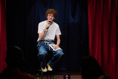 Ben jij de leukste thuis? Sta dan naast Eus op het podium in Enschede
