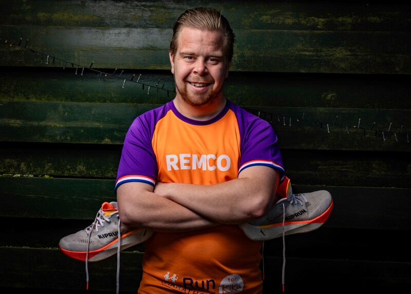 Remco (26) heeft één nier en een hartafwijking, vandaag loopt hij de ...