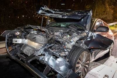 Automobilist knalt op pijlwagen op A10 bij Amsterdam na negeren rode kruizen: bestuurder naar zieken